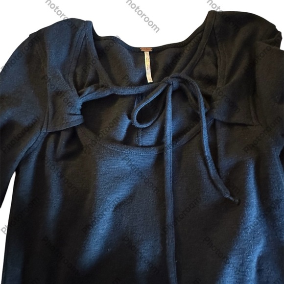 Free People Wrapped Around Your Finger Keyhole Top Size Medium Bow - Picture 4 of 5